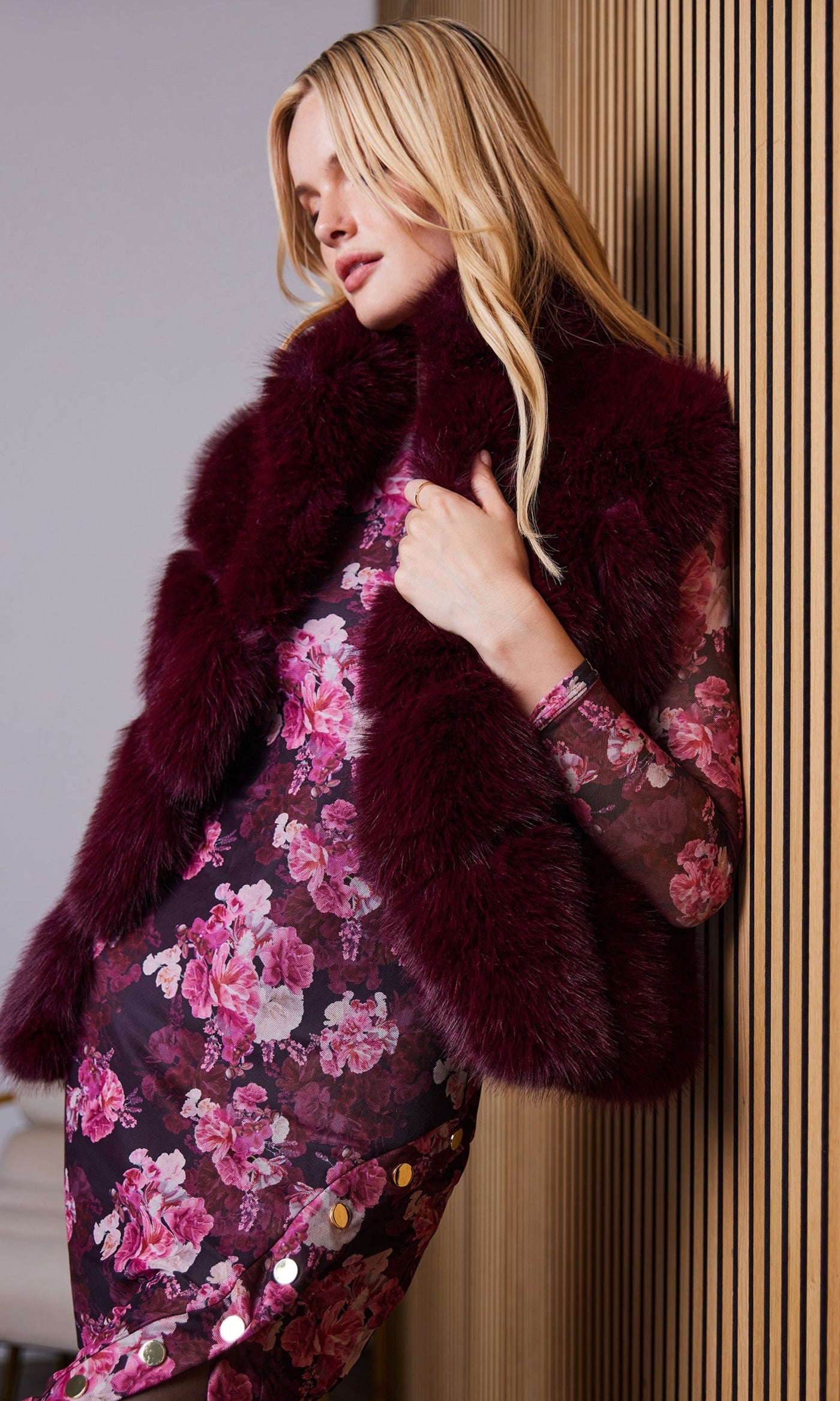 ROSARIO FAUX FUR VEST IN CABERNET
