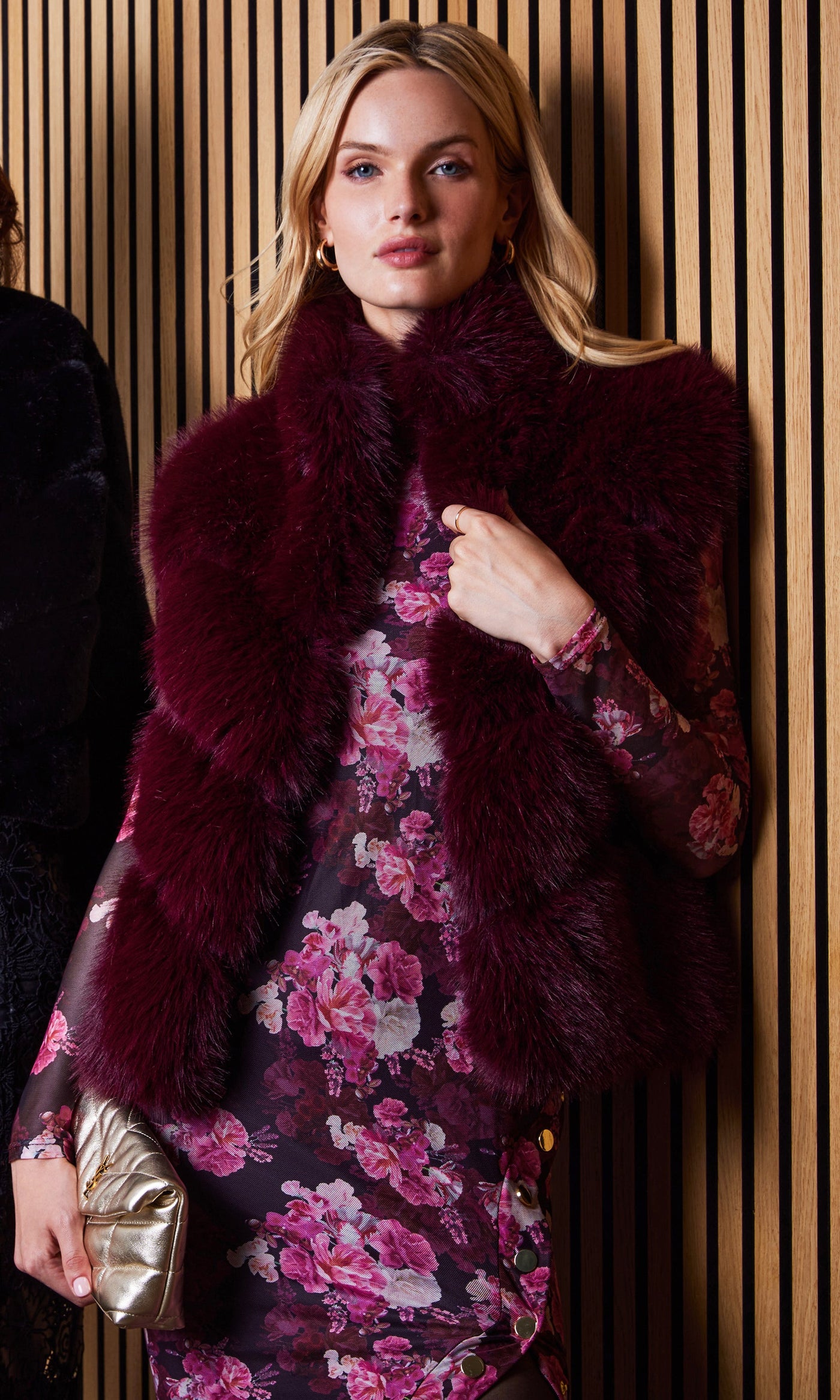 ROSARIO FAUX FUR VEST IN CABERNET