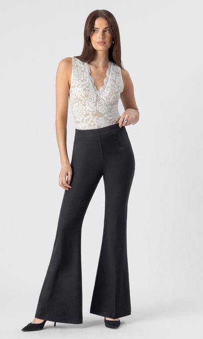 LEILA STRETCH LACE TOP IN WHITE/BEIGE