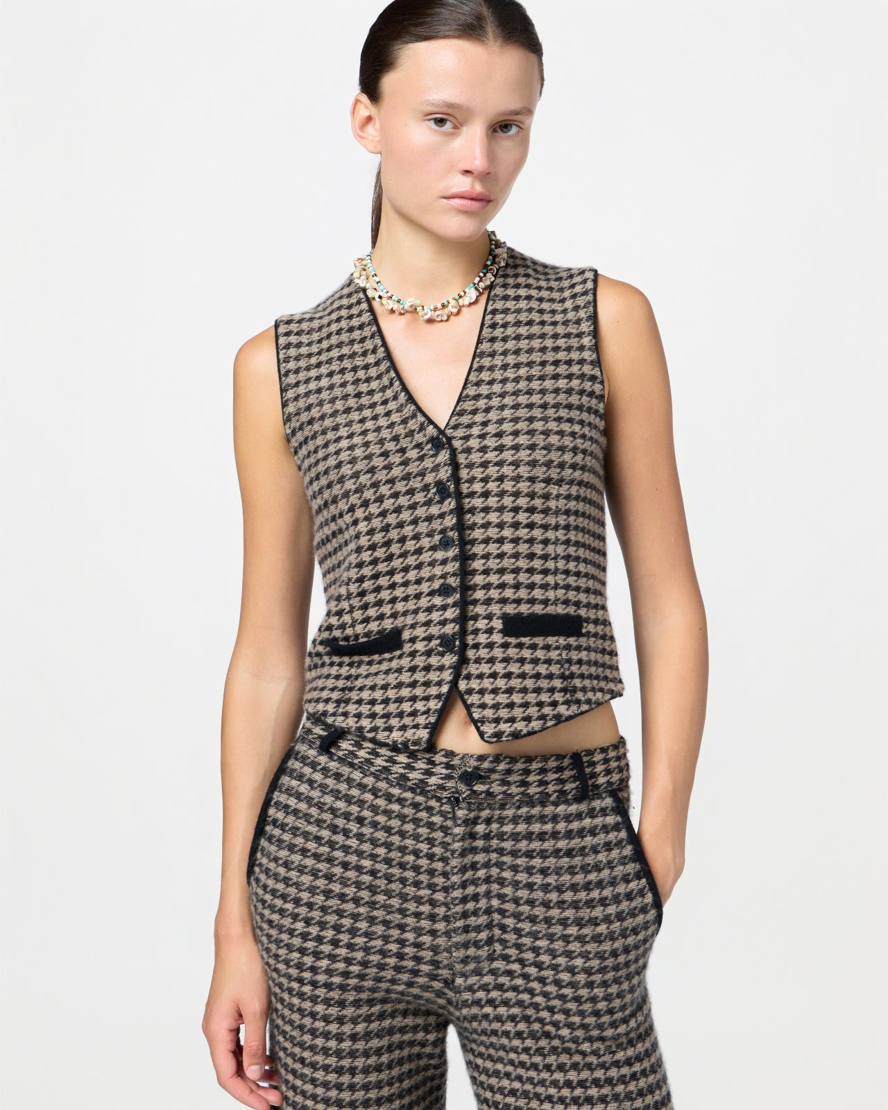 HOUNDSTOOTH TAILORED VEST IN BLACK/DUNE