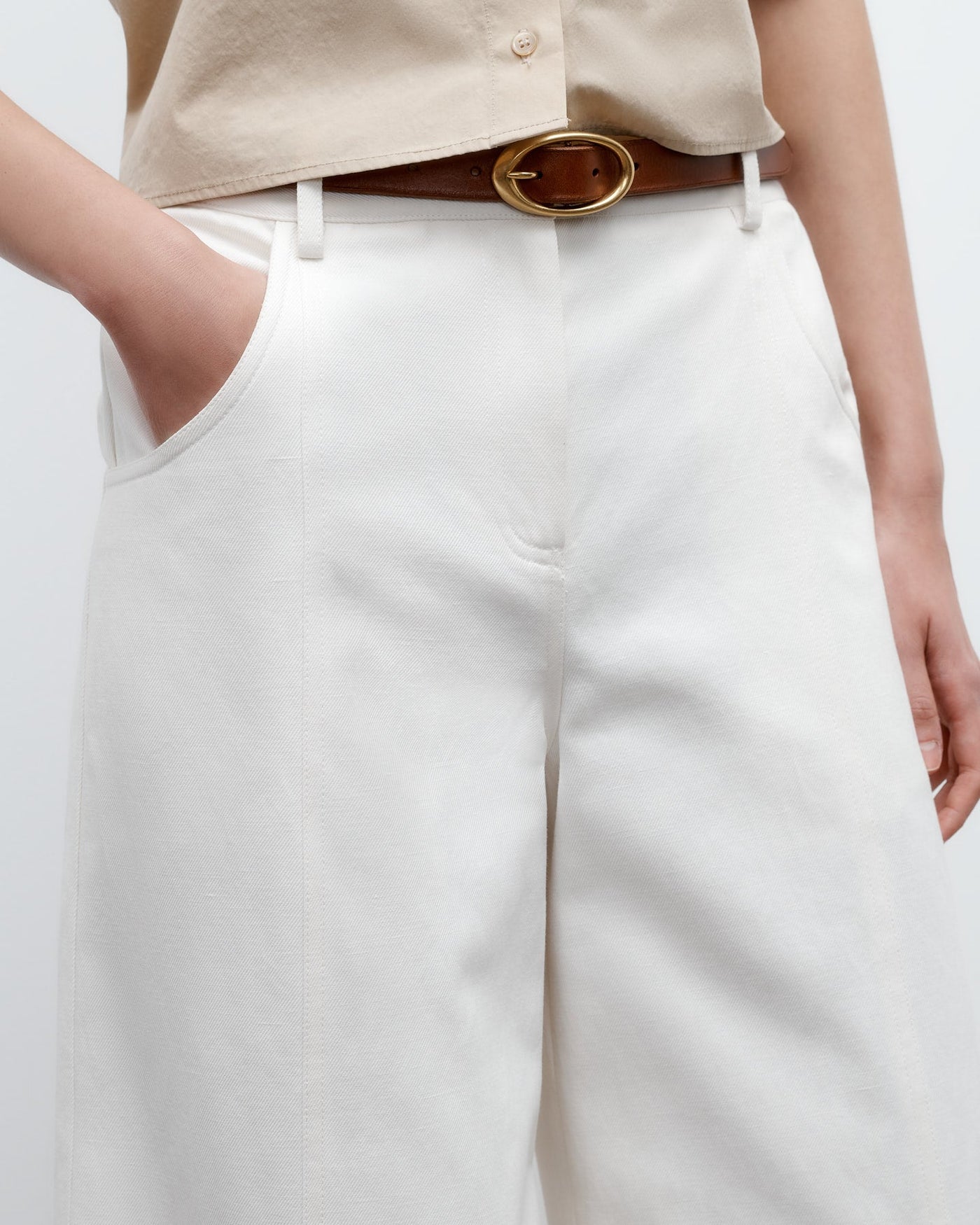 NARROW BELT IN COGNAC - Romi Boutique