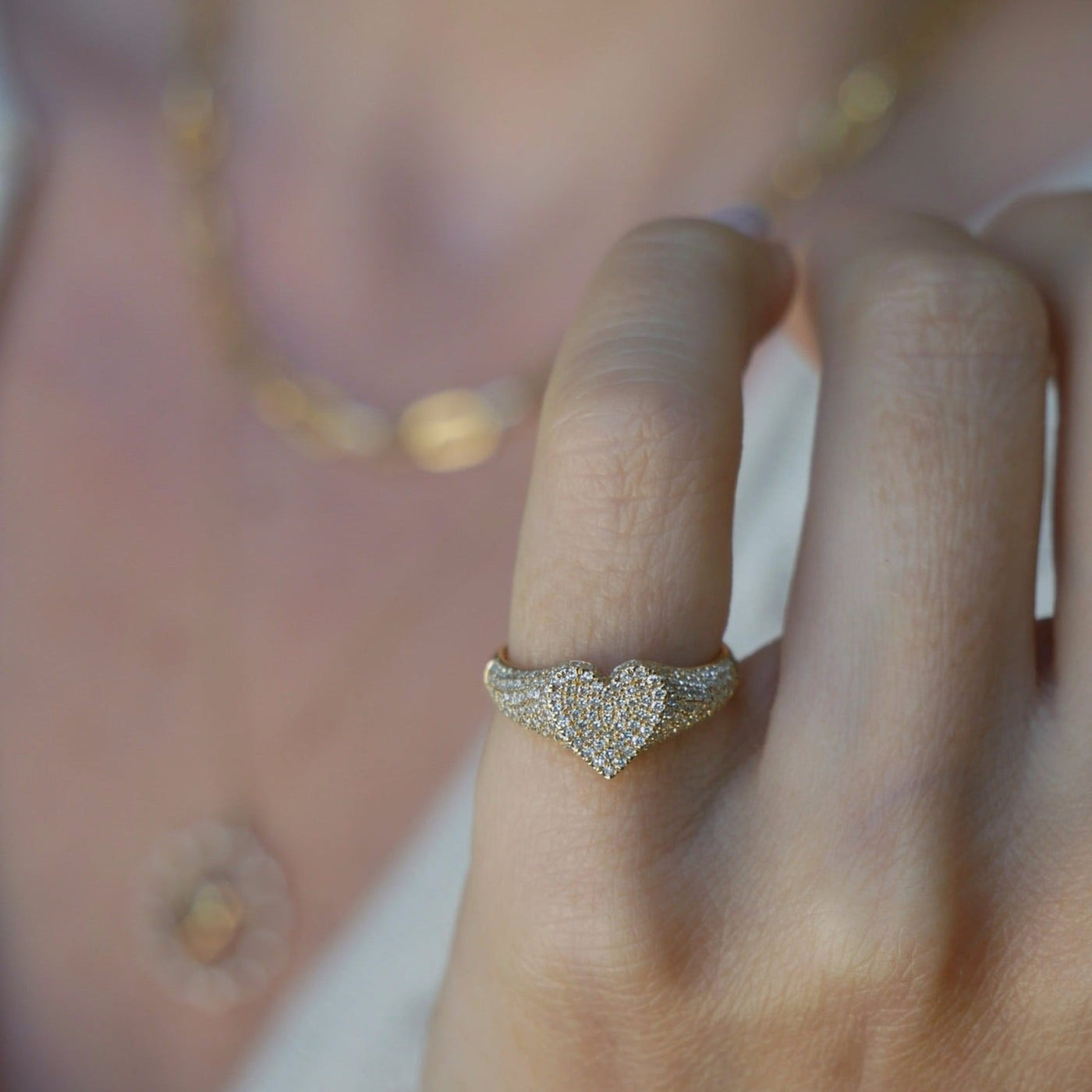 DIAMOND HEART SIGNET RING IN GOLD