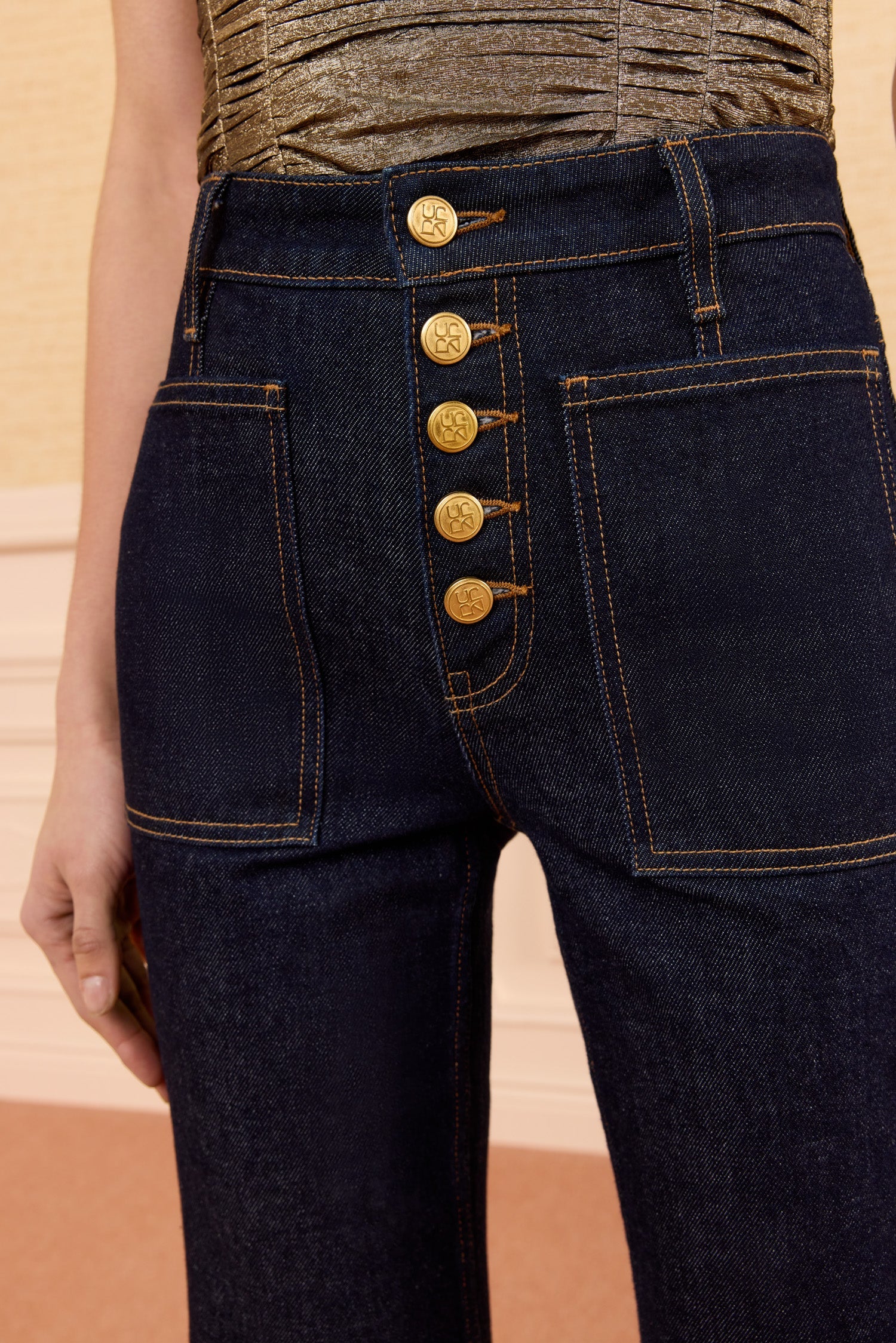 The Stretch Lou Kick Flare Jean