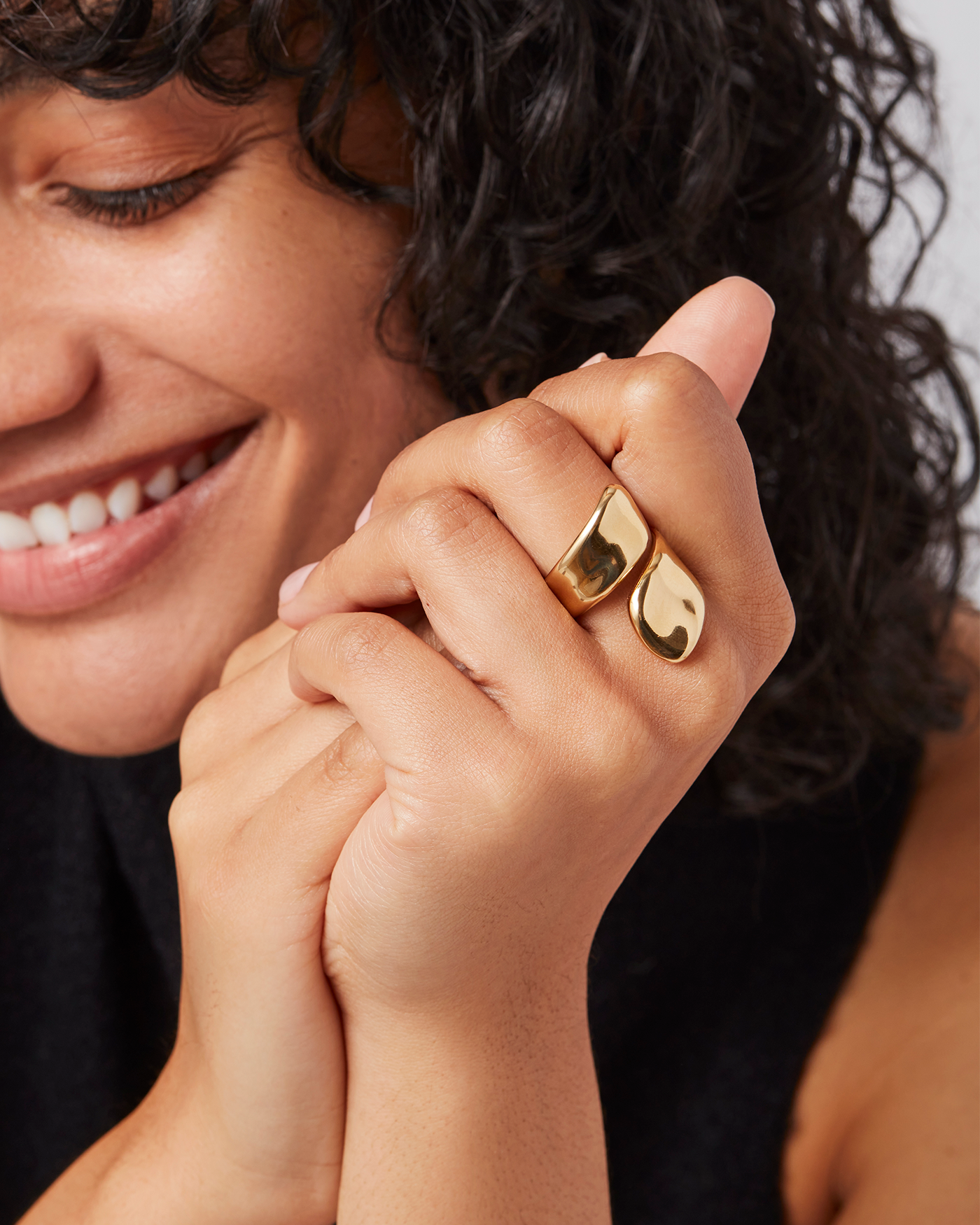 SOLENE RING IN HIGH POLISH GOLD