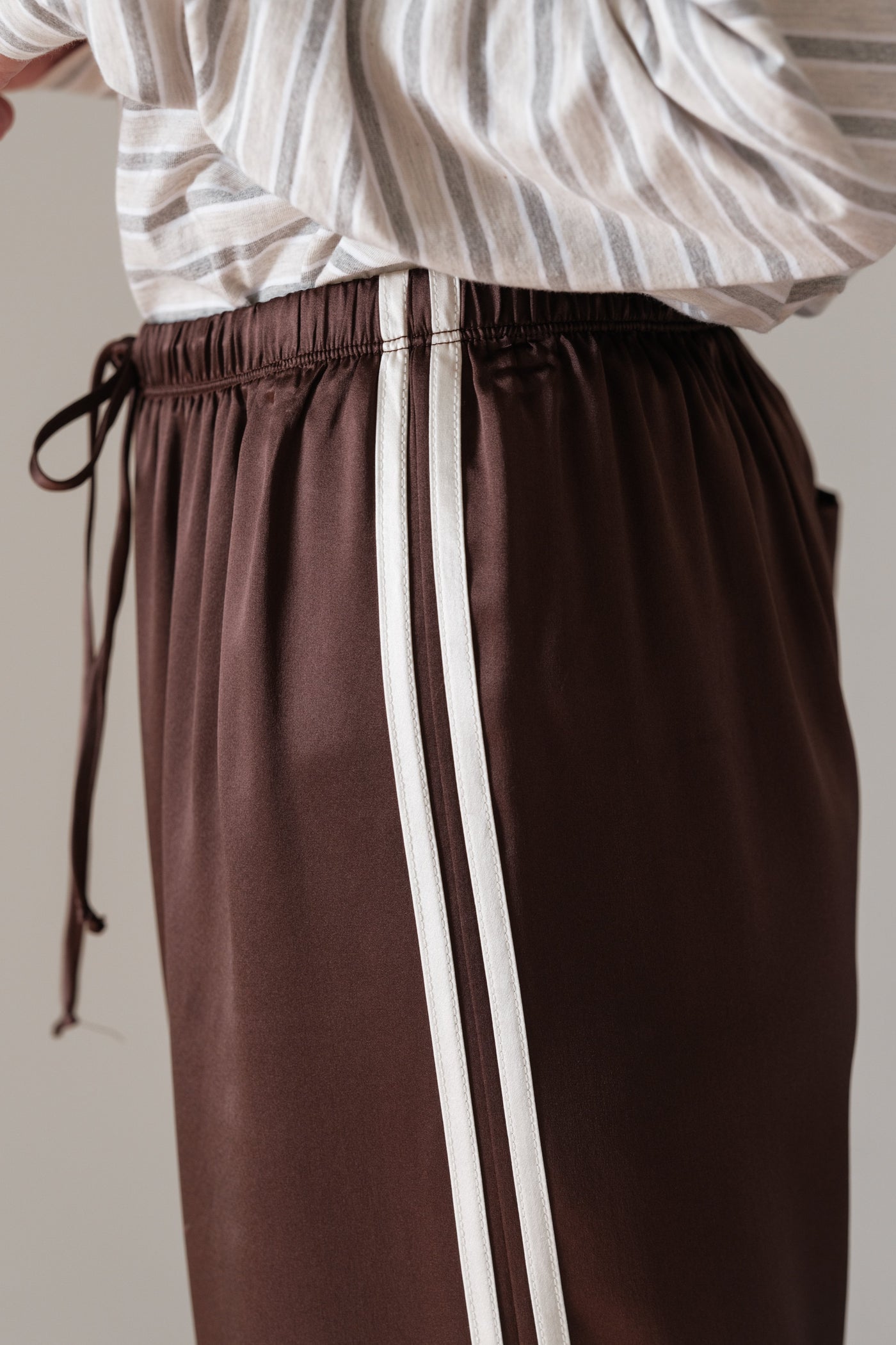 THE SILK STRIPE CROP PANT IN ESPRESSO