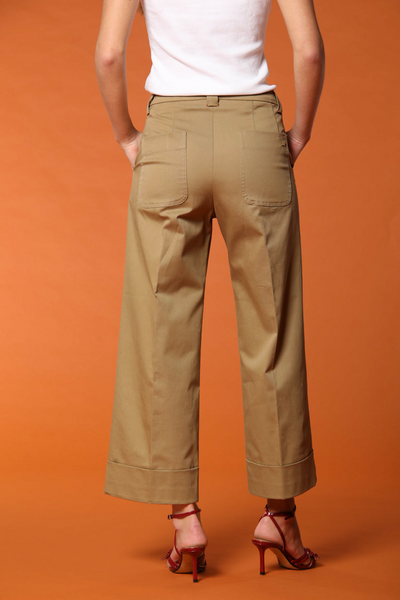 NEW YORK STUDIO CROPPED CHINO PANT IN BEIGE