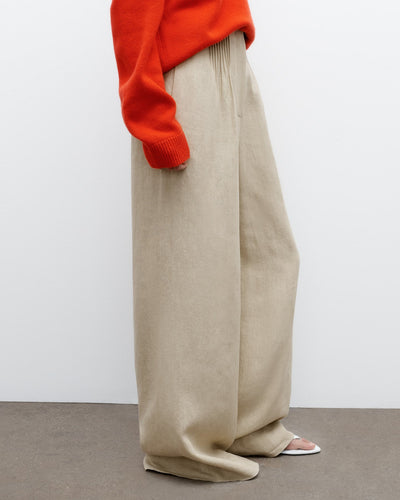 MINI PLEAT TROUSER IN SAFARI