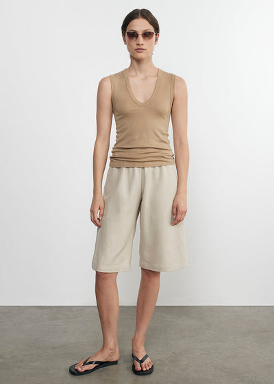 ESSENTIAL SLEEVELESS U IN FATIGUE - Romi Boutique