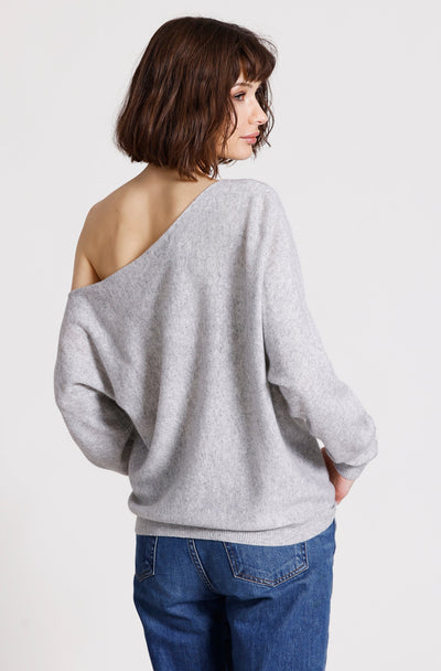CASHMERE OFF THE SHOULDER TOP IN LIGHT HEATHER GREY