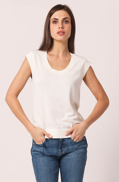 SUPIMA SCOOP NECK CAP SLEEVE TOP IN WHITE