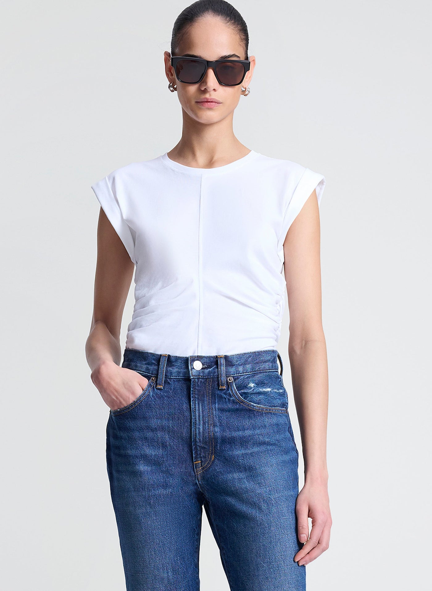 NIA TEE IN WHITE