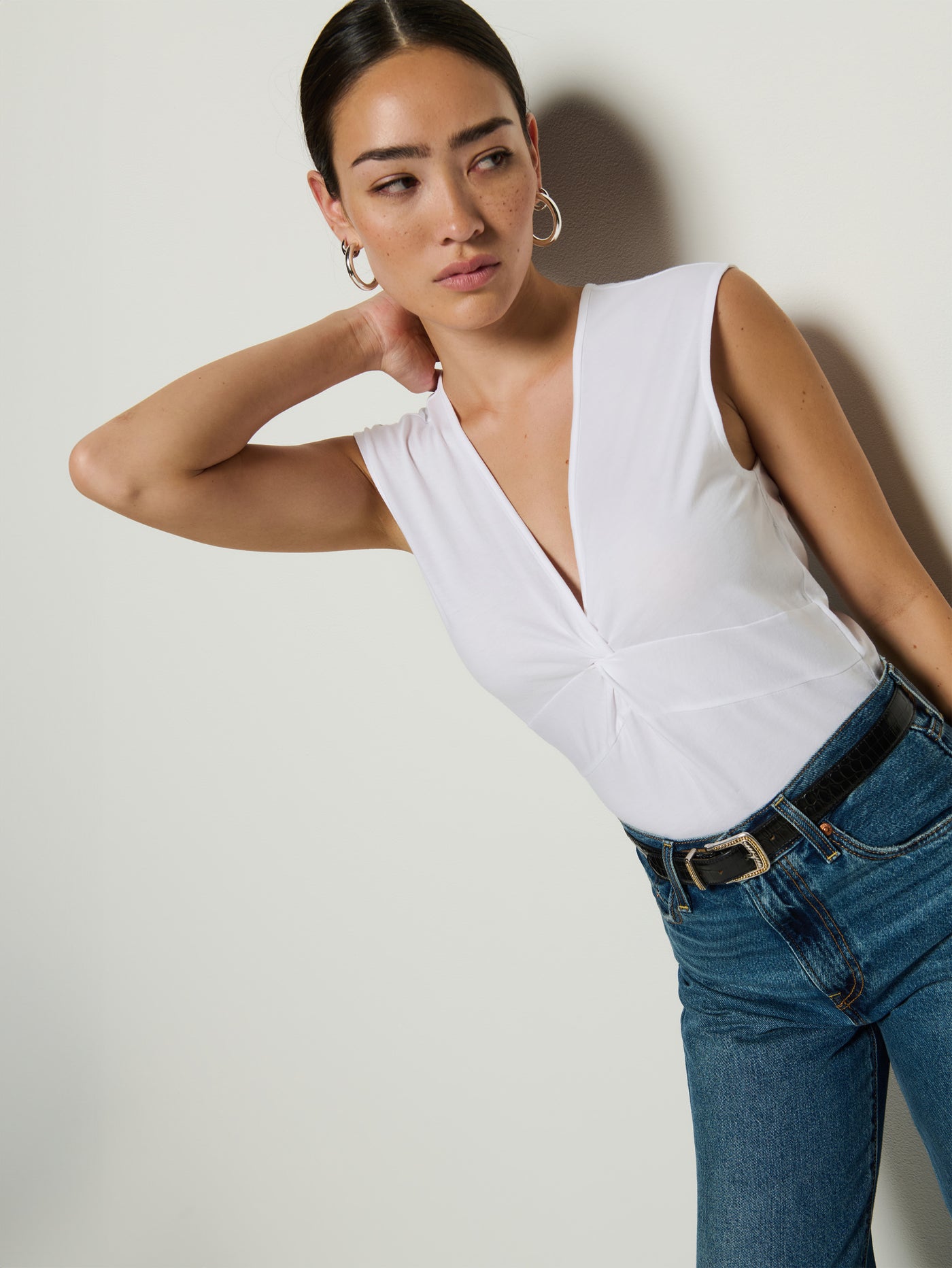 SHELLEY TWIST FRONT TOP IN WHITE