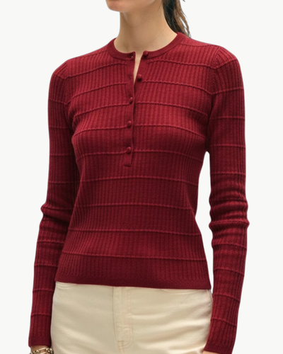 CASHMERE TEXTURED HENLEY IN DEEP CRIMSON