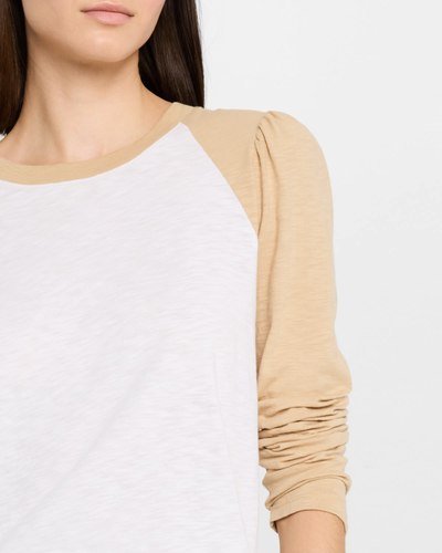 MASON BASEBALL TEE IN WHITE/STONE