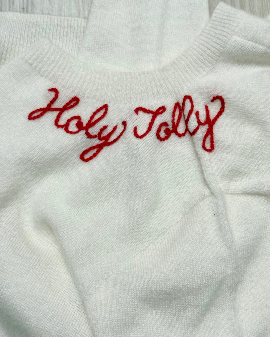HOLLY JOLLY CASHMERE CREW IN WHITE/RED