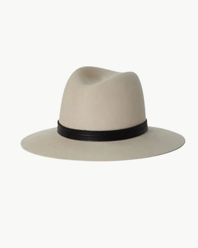 CORINNE HAT IN FOG
