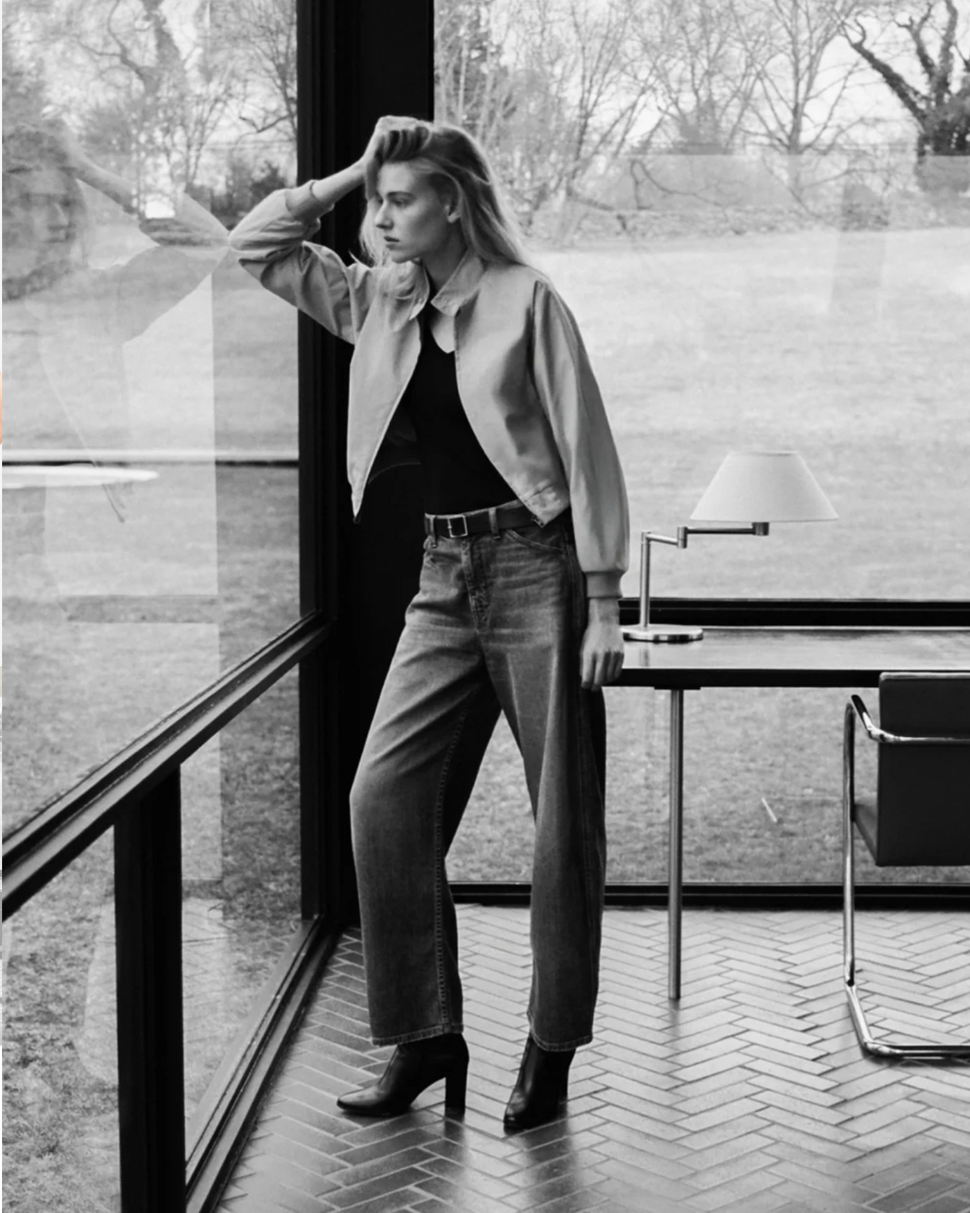 CAROL VNECK TEE SHIRT IN JET BLACK - Romi Boutique