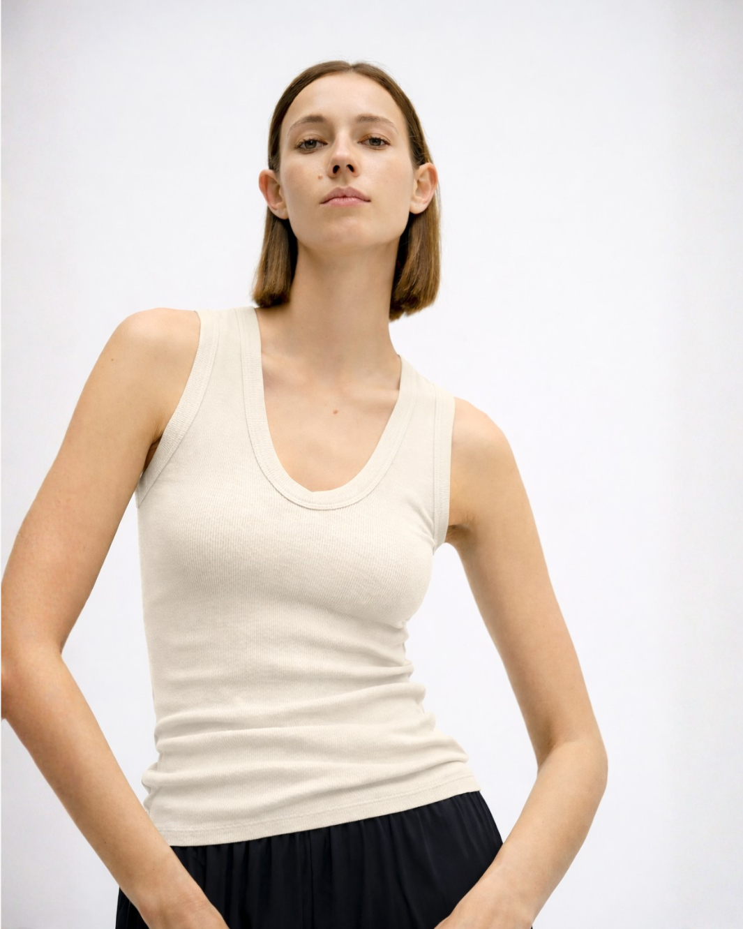 TEXTURED RIB SLEEVELESS U