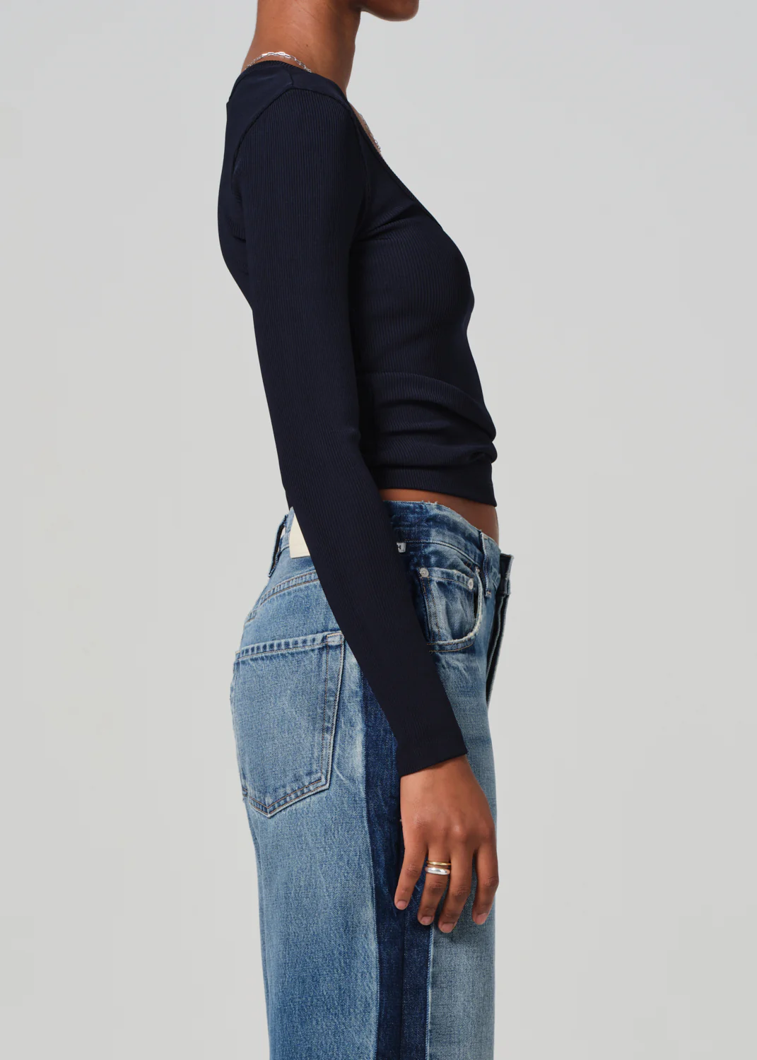 RUMI SCOOP NECK IN NAVY