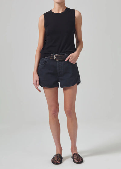JESSIE MODERN MUSCLE TEE IN BLACK - Romi Boutique