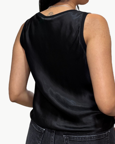 LIZ V NECK TANK IN BLACK