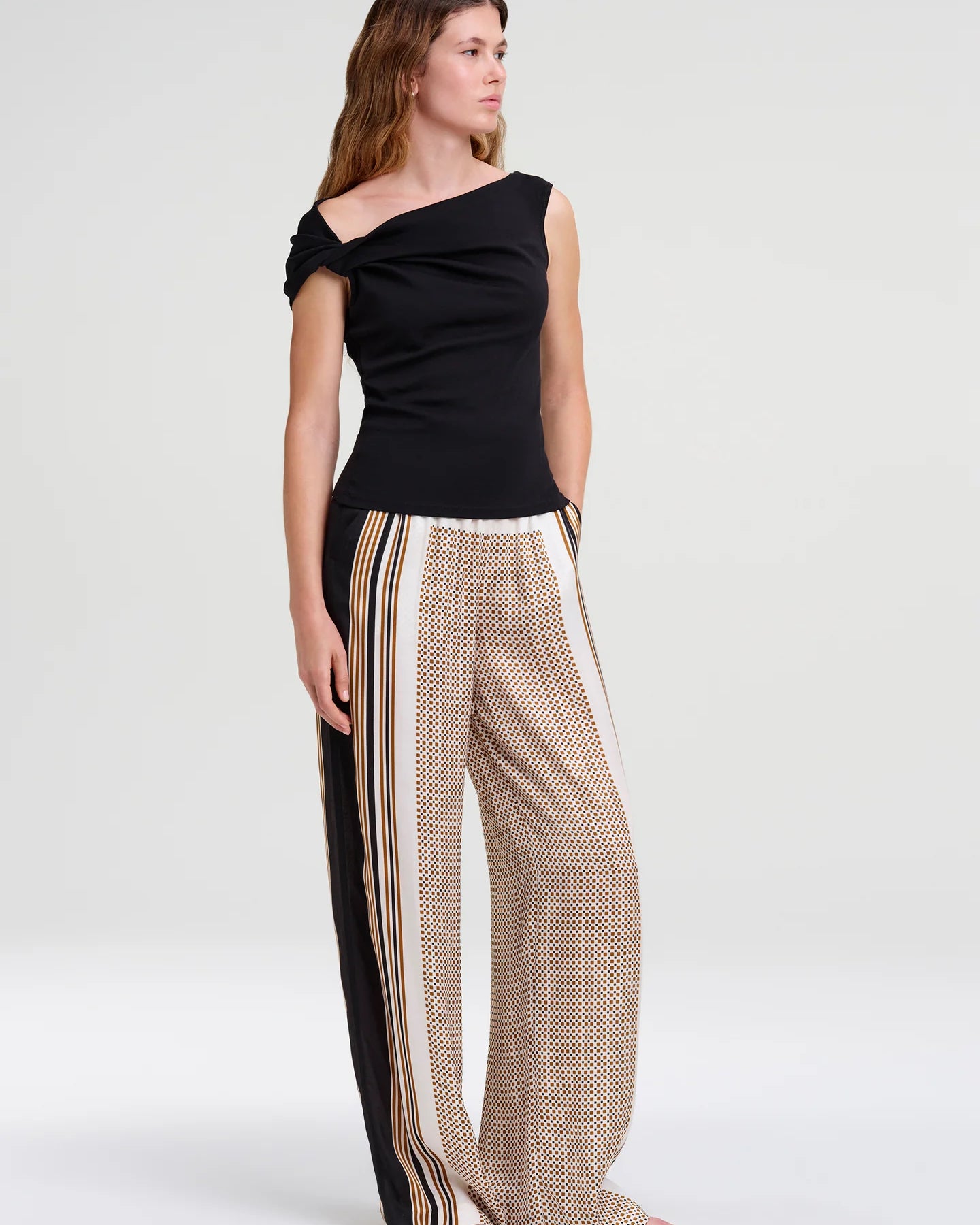 Cece Off-Shoulder Tee