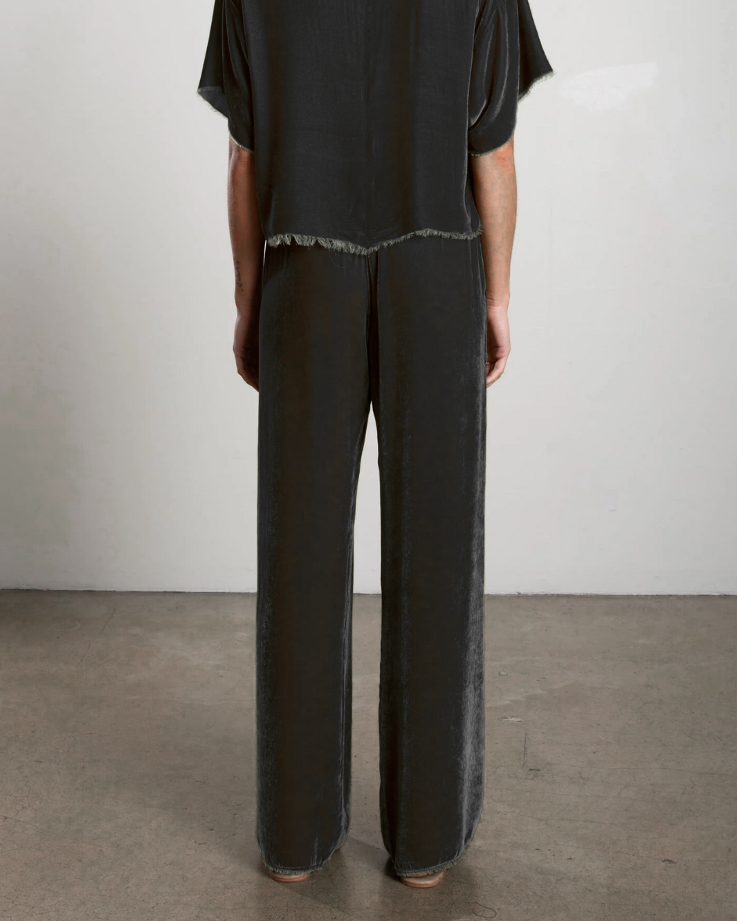 TARYN VELVET PANT IN BLACK