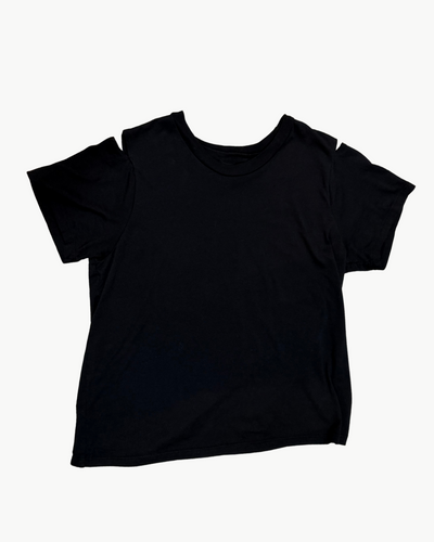 CODA FITTED TEE W/ SLEEVE OPENINGS IN BLACK