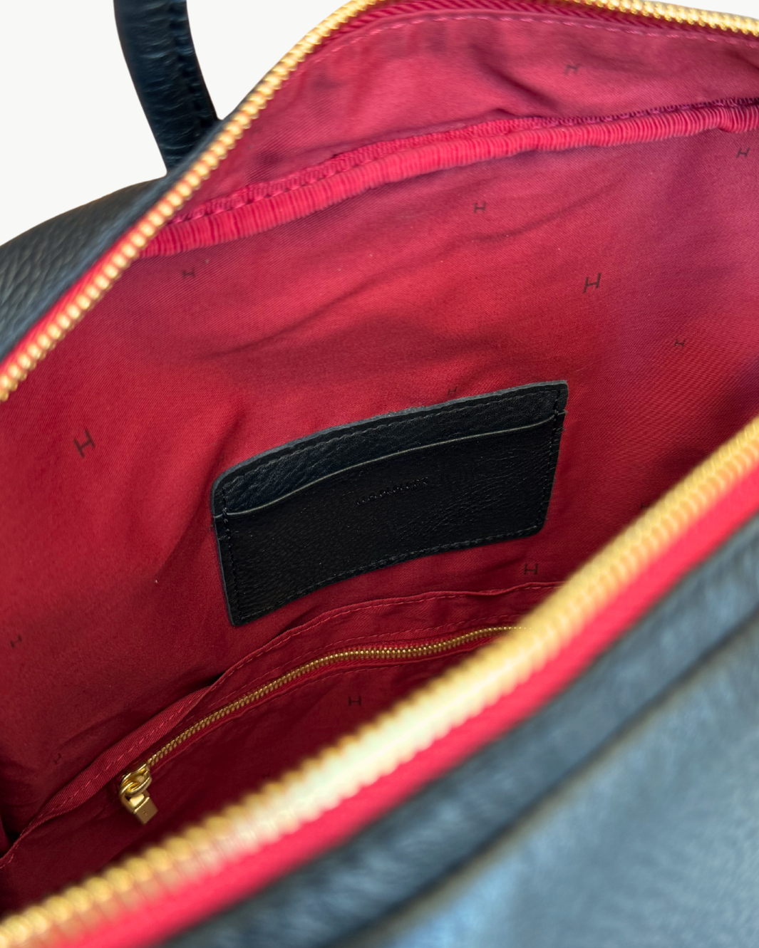HUNTER LARGE IN BLACK/BRUSHED GOLD RED ZIP - Romi Boutique