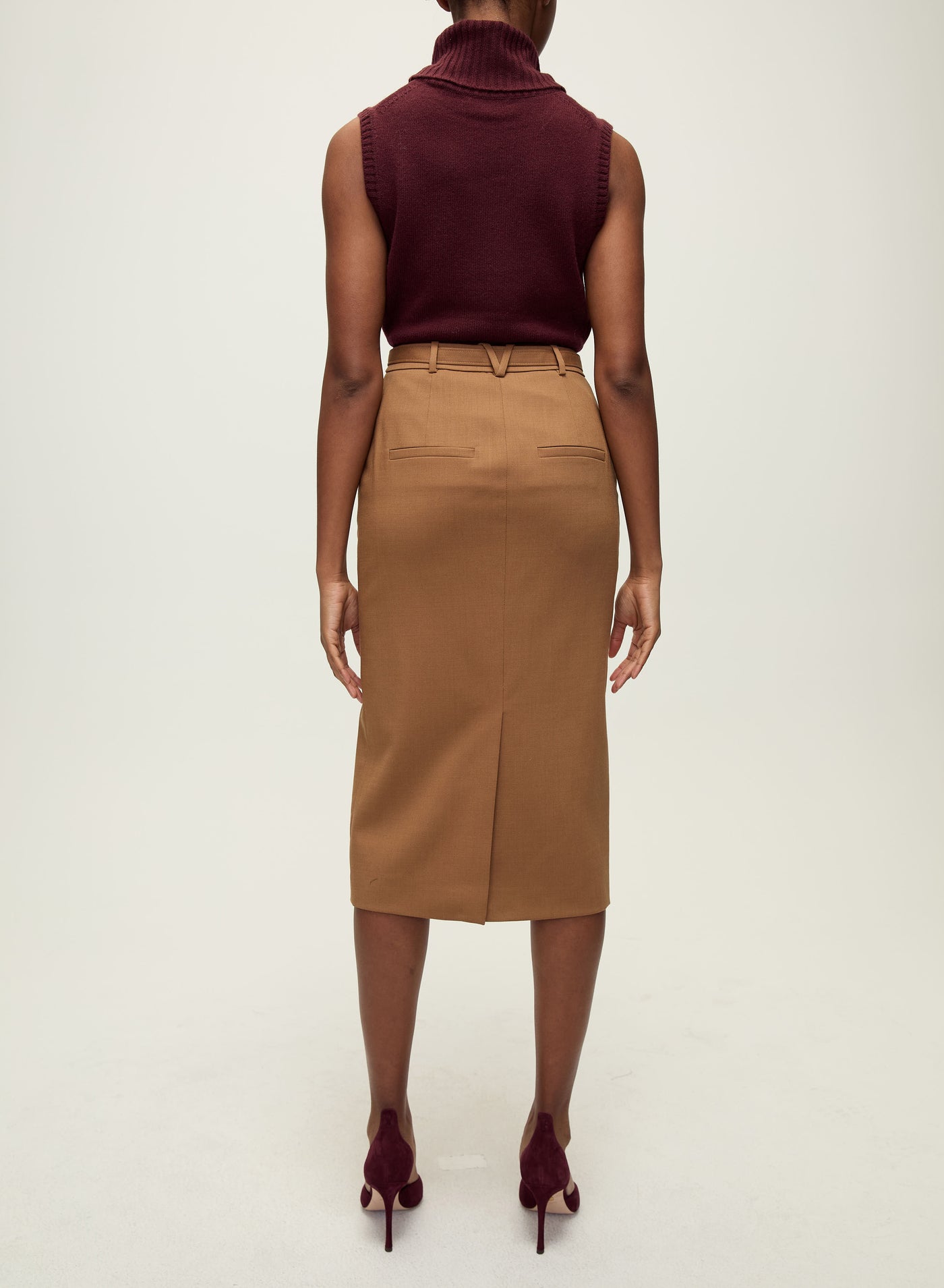 MAZZY CASHMERE SHELL IN DARK CURRANT