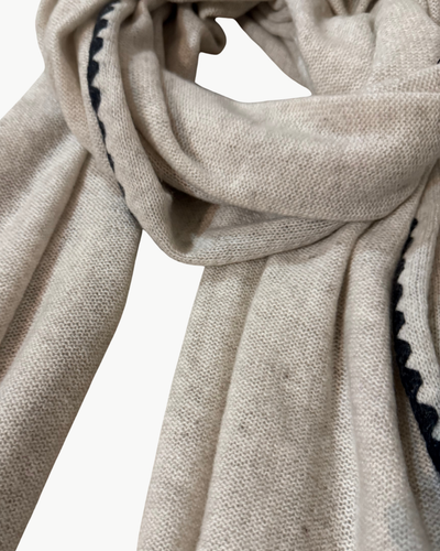 CROCHET EDGE FEATHERWEIGHT WRAP IN MOJAVE/PEPPER