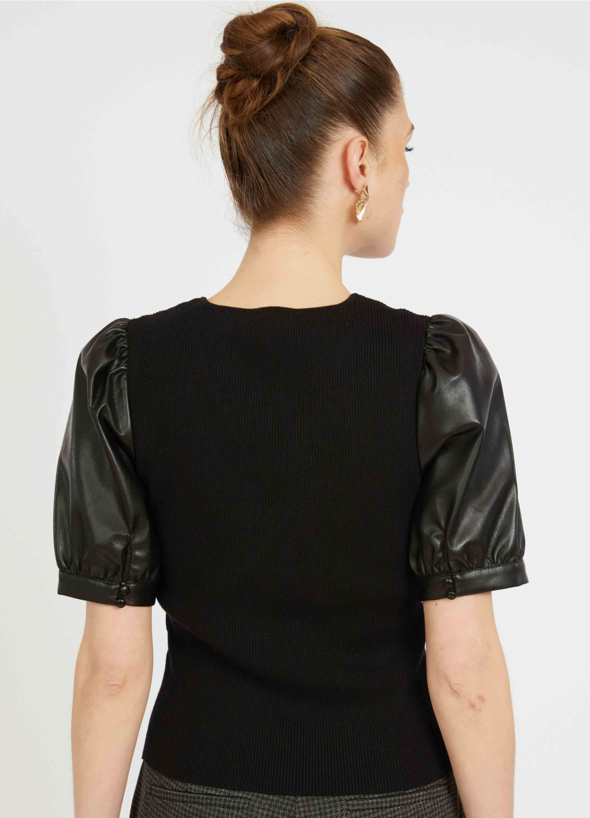 ANDREA TOP W/ VEGAN LEATHER SLEEVES IN BLACK
