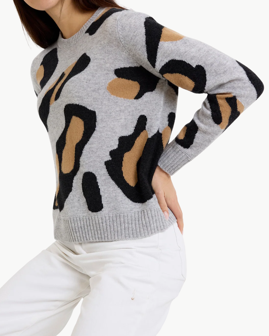 ABSTRACT LEOPARD CREW NECK JUMPER IN SUPER GREY