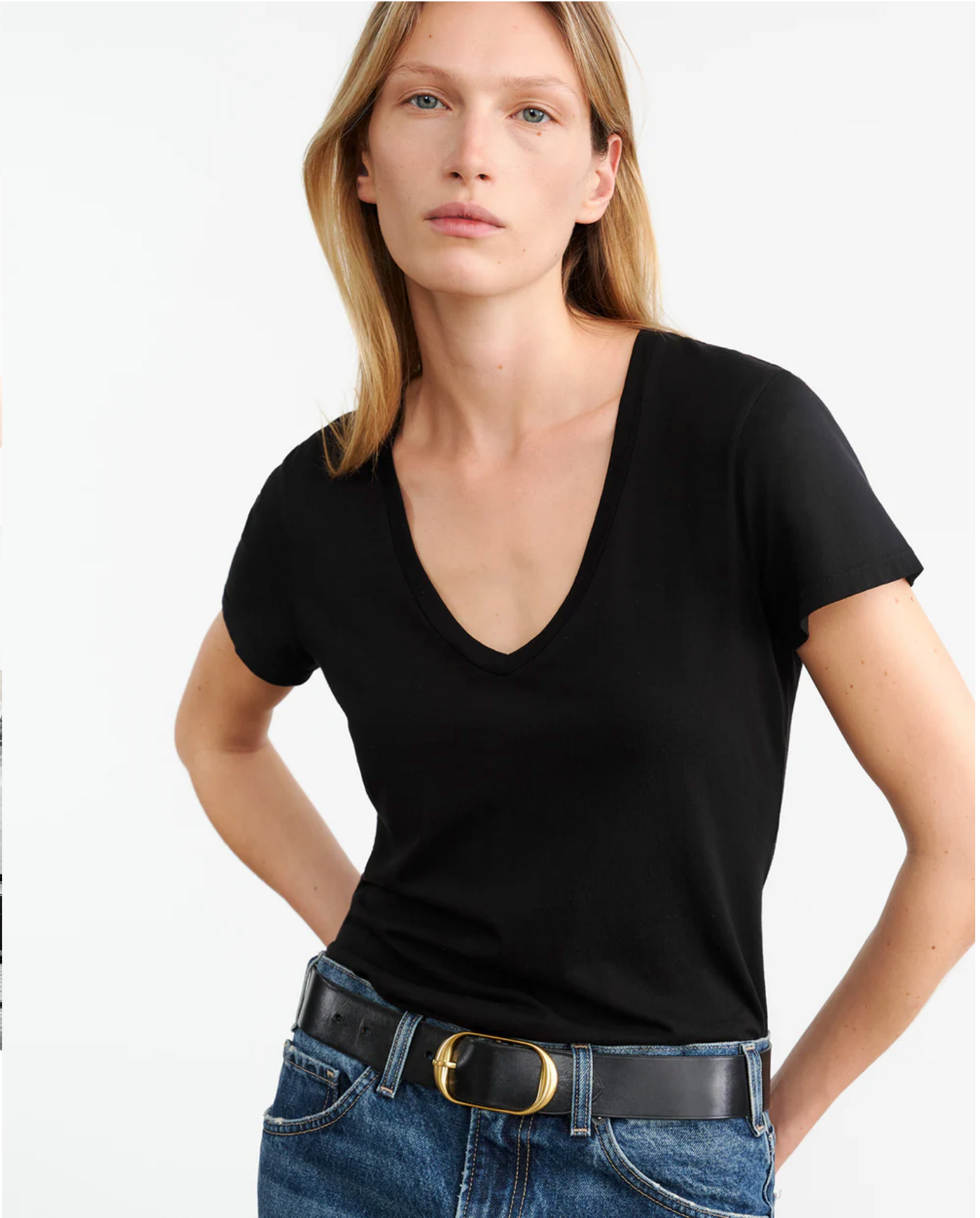 CAROL VNECK TEE SHIRT IN JET BLACK - Romi Boutique