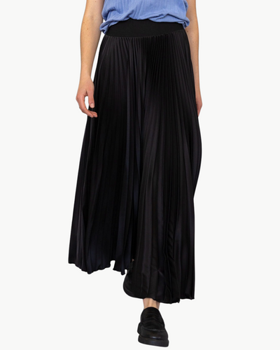 CLASSIC SATIN SKIRT IN BLACK - Romi Boutique