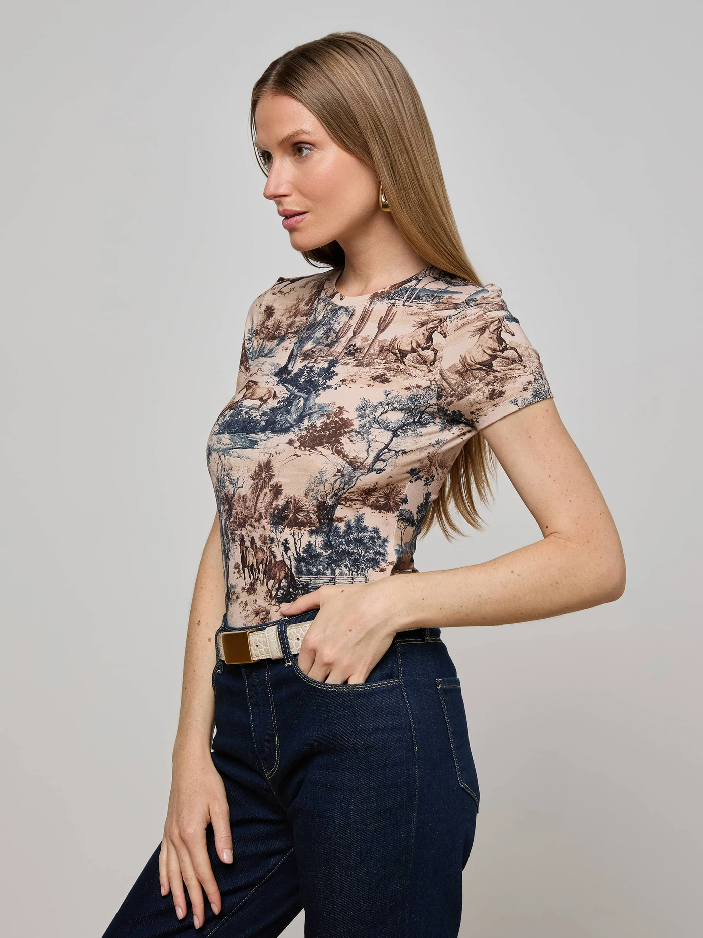 RESSI FITTED TEE IN TAN MULTI WESTERN TOILE