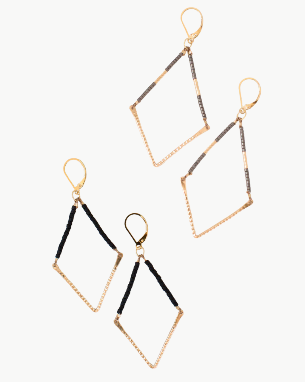 BEADED V EARRINGS SMALL IN BLACK - Romi Boutique