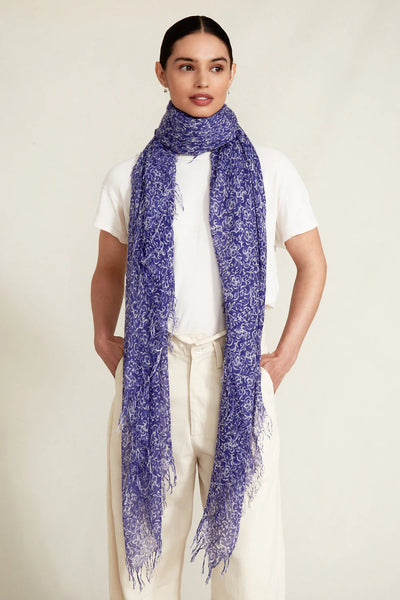 HIBISCUS FLORAL PRINT CASHMERE AND SILK SCARF IN LIBERTY - Romi Boutique