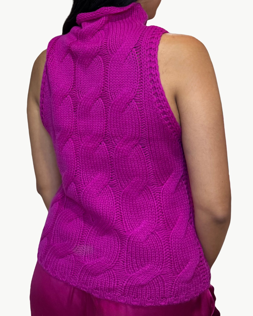 SALVIA SLEEVELESS CASHMERE CABLE TURTLENECK IN MAGENTA
