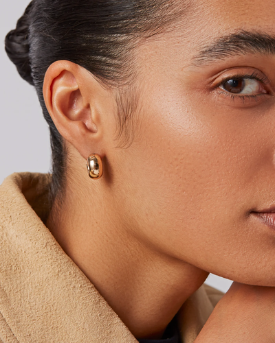 MINI TOME HOOP EARRING IN GOLD