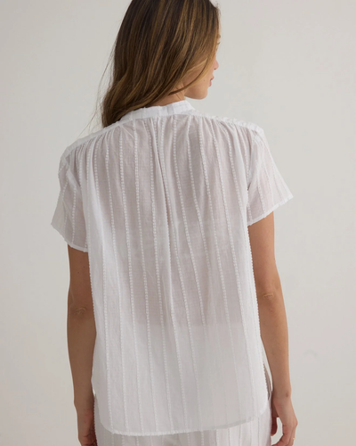 SHORT SLEEVE SHIRRED TOP IN WHITE