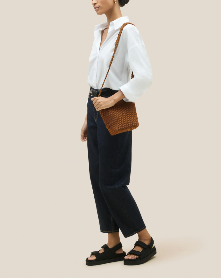 LAGUNA CROSSBODY IN TEAK