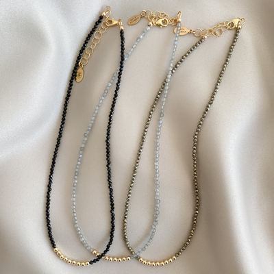 MEG CHOKER IN BLACK SPINEL - Romi Boutique