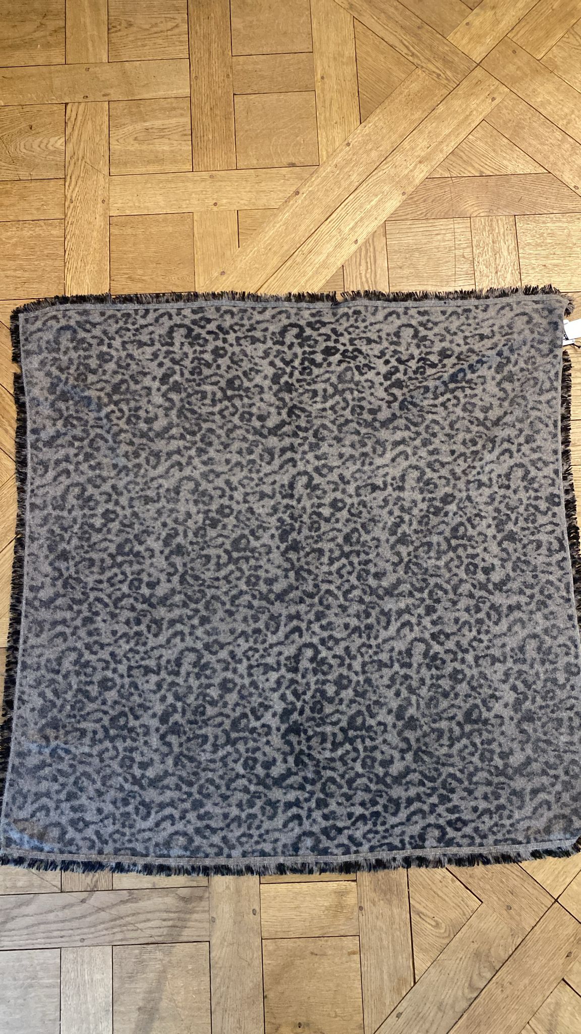 HACHIKO SNOW PANTHER IN TAUPE