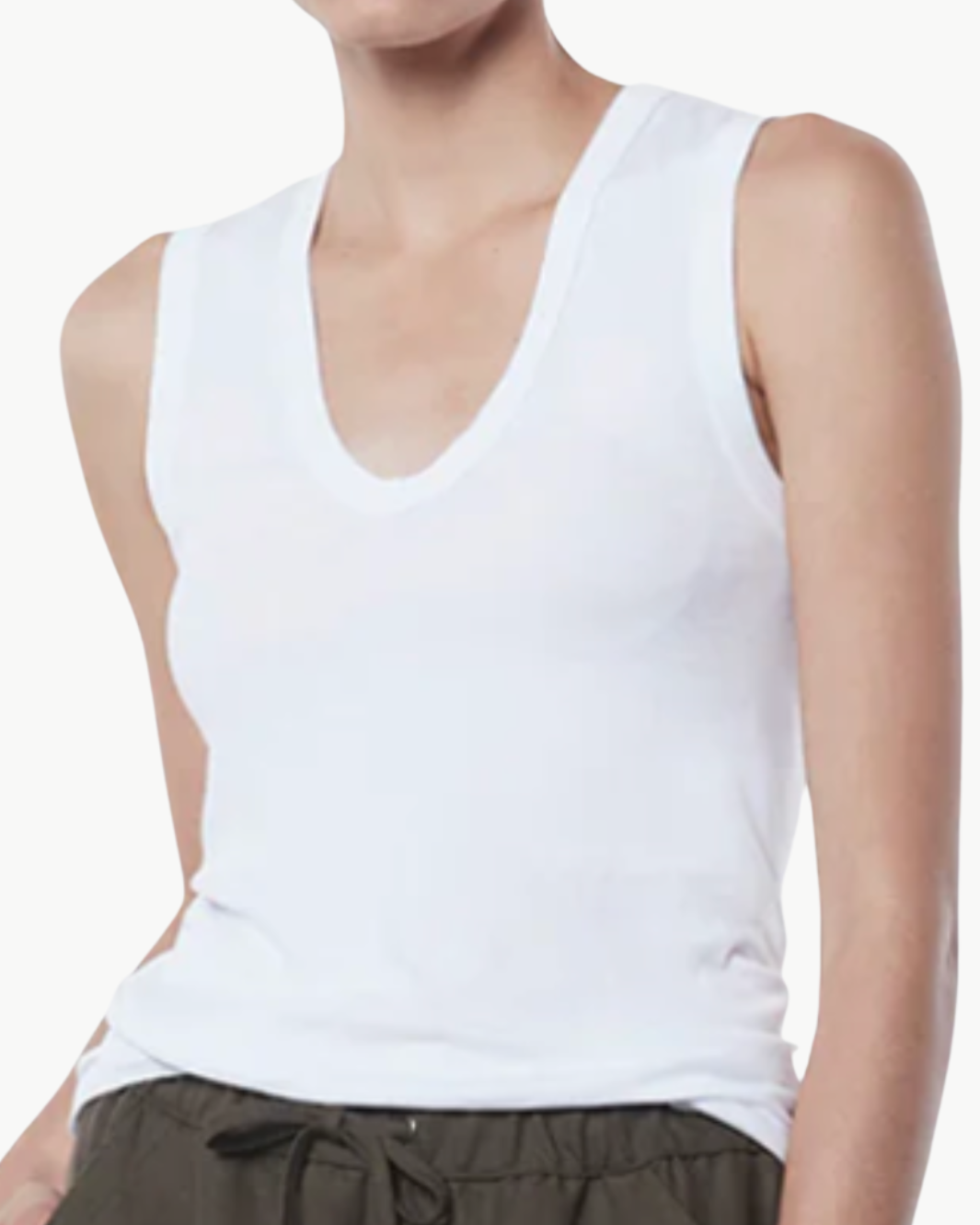 ESSENTIAL SLEEVELESS U IN WHITE - Romi Boutique