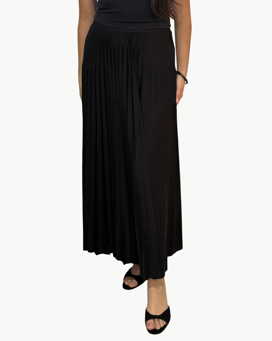 JERSEY SKIRT IN BLACK - Romi Boutique
