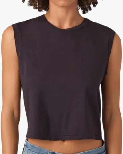 SLEEVELESS BABE TEE IN VINTAGE BLACK