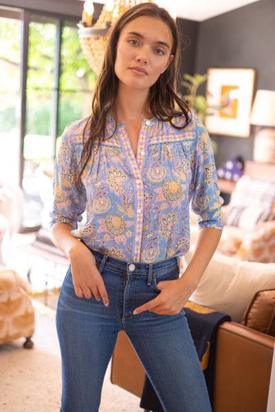 AUDRINA TOP IN BLUE YELLOW PRINT