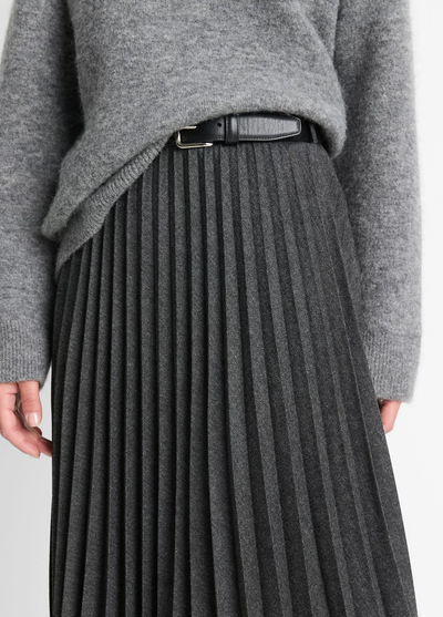MID RISE PLEATED HERRINGBONE MIDI SKIRT IN CHARCOAL