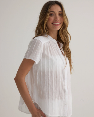 SHORT SLEEVE SHIRRED TOP IN WHITE